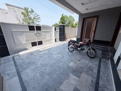 10 MARLA HOUSE FOR SALE CANAL GARDEN LAHORE