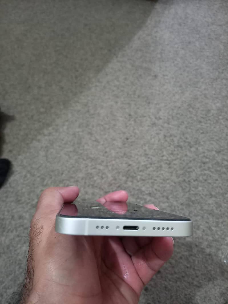 Apple iPhone 13 3