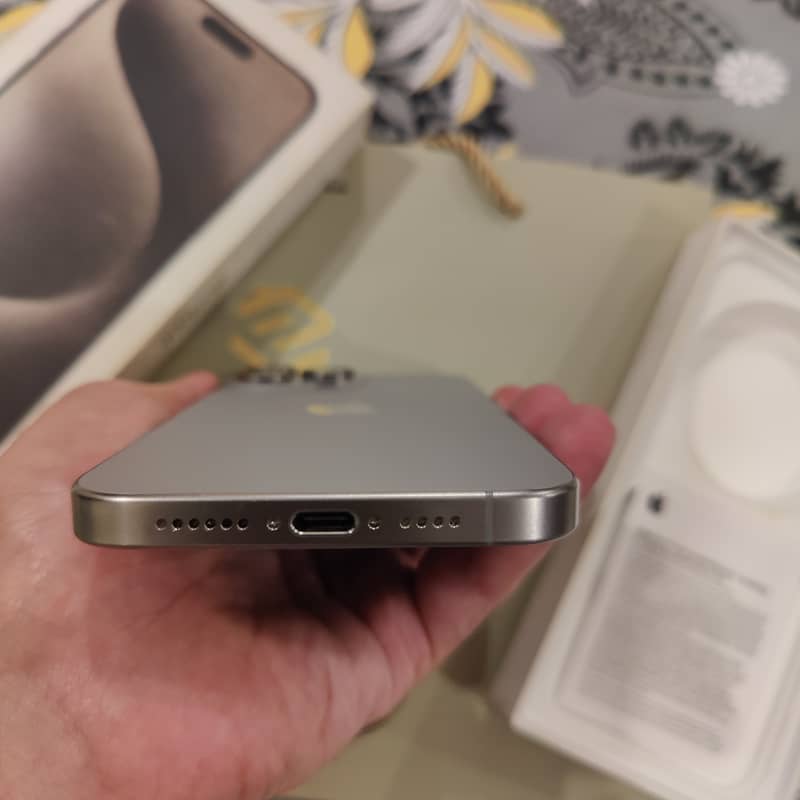 Apple iPhone 15 Pro Max 3