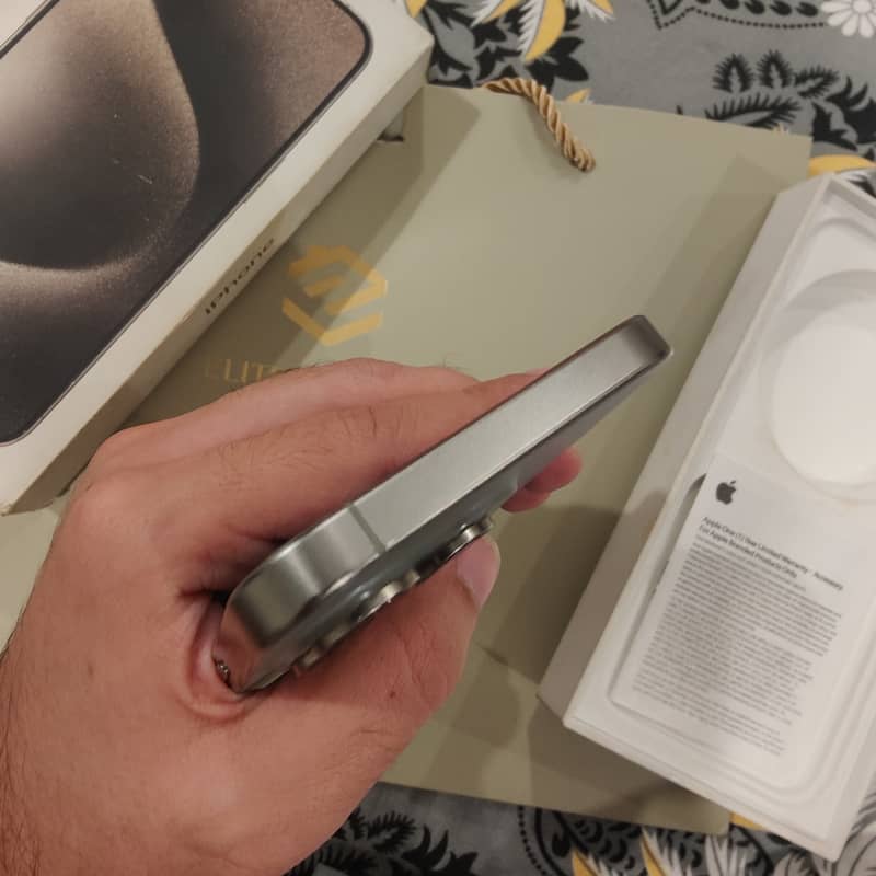 Apple iPhone 15 Pro Max 5