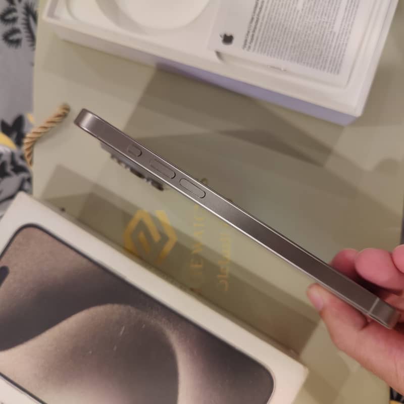 Apple iPhone 15 Pro Max 7