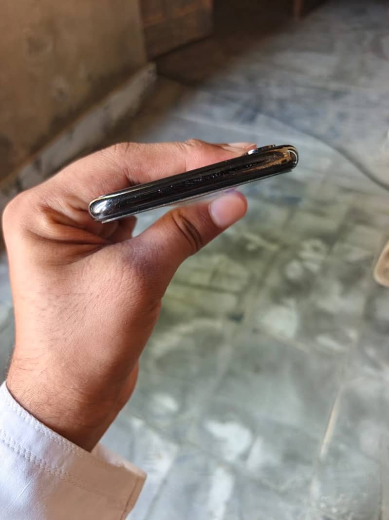 Apple iPhone X 5