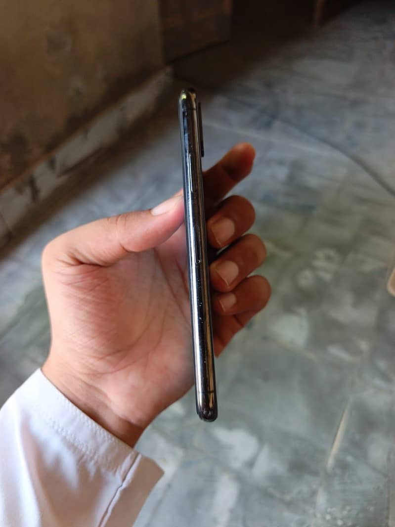Apple iPhone X 6