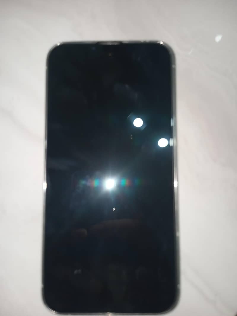 Apple iPhone 13 9