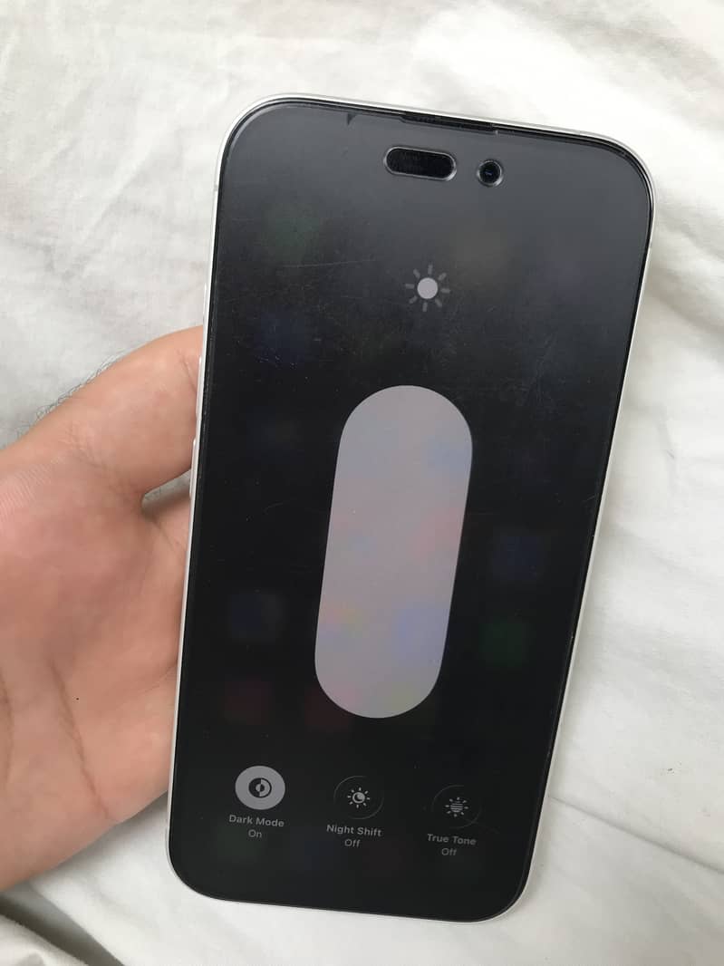 Apple iPhone 16 5