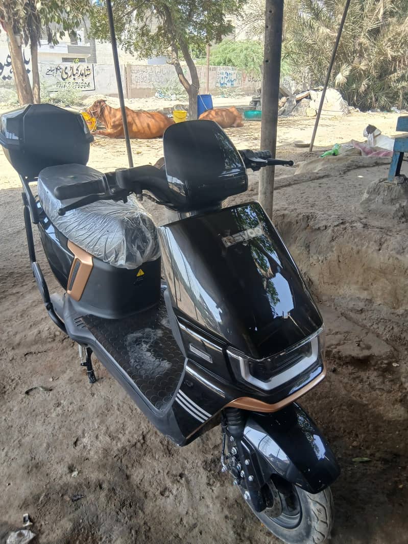 Revoo A12 0