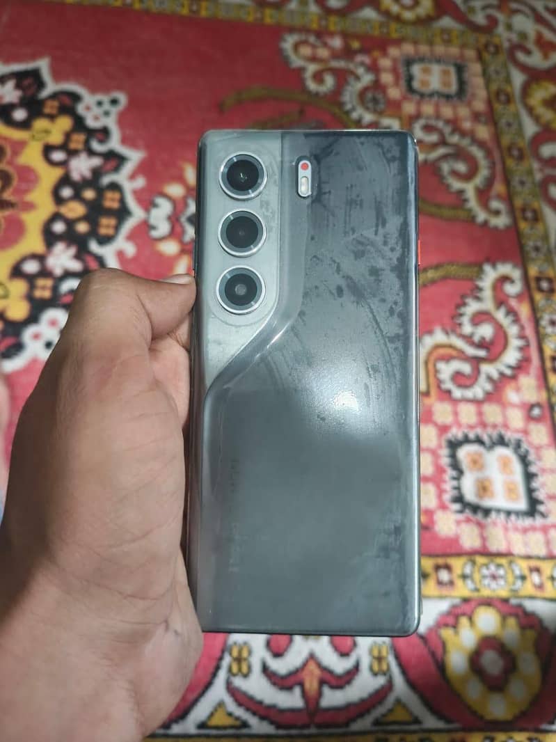 Tecno CAMON 40 Pro 0