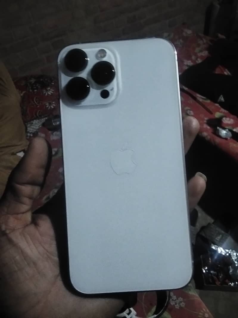 Apple iPhone 13 Pro Max 0