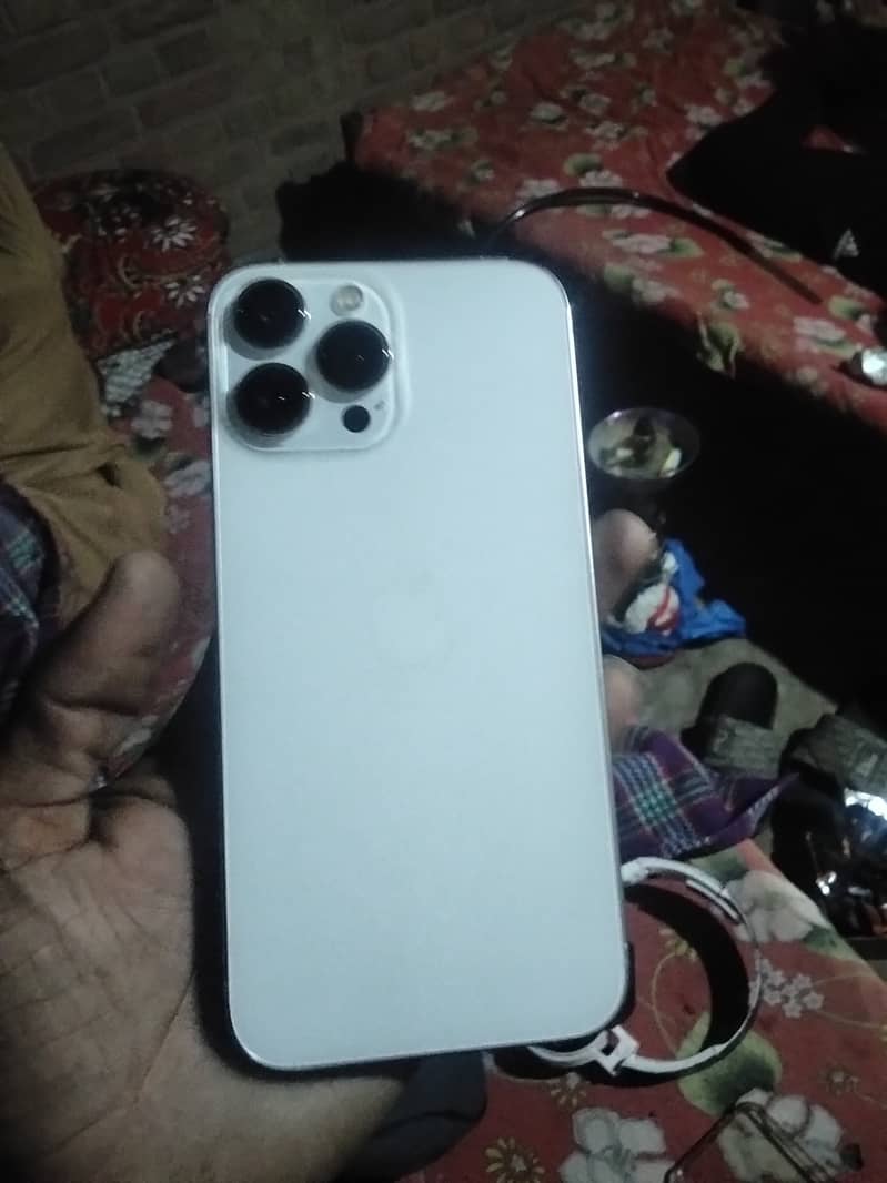 Apple iPhone 13 Pro Max 2