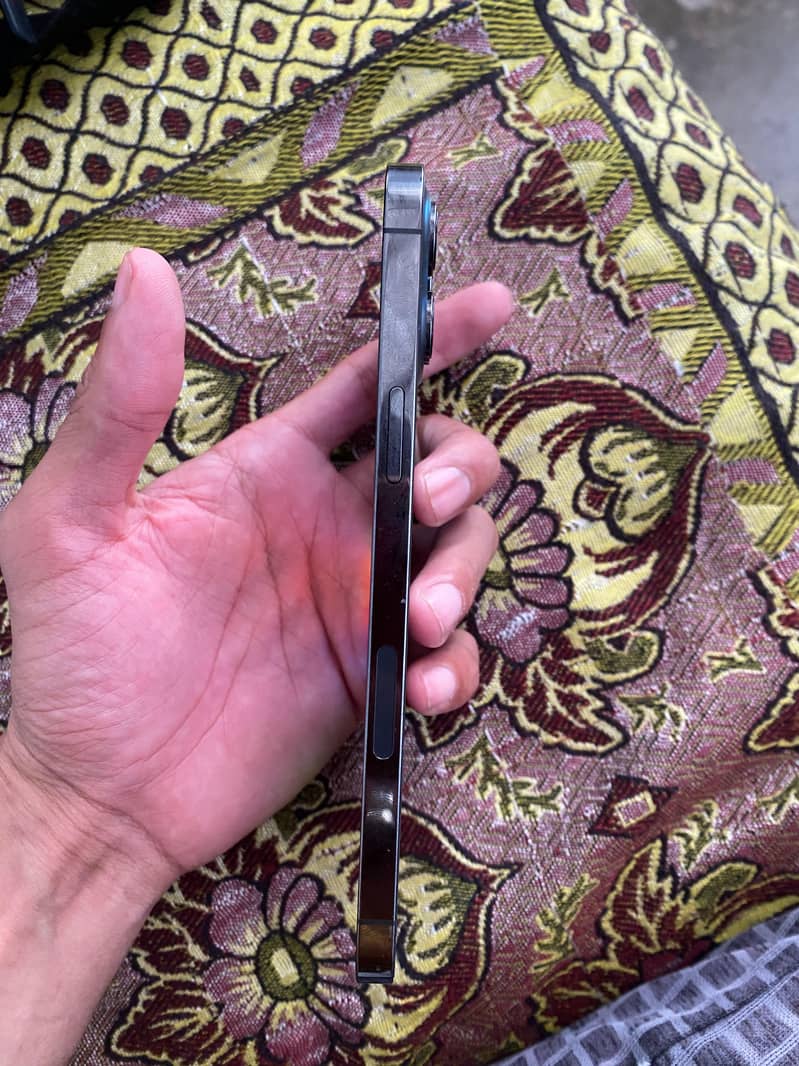 Apple iPhone 12 Pro Max 3