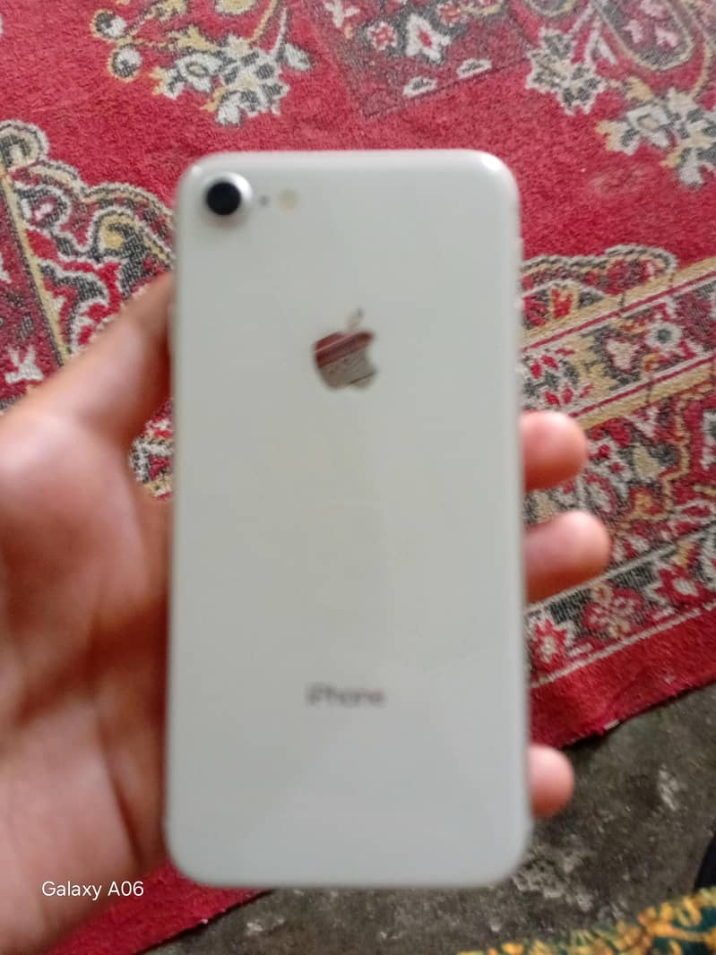 Apple iPhone 8 5