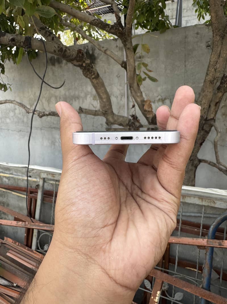 Apple iPhone 14 5
