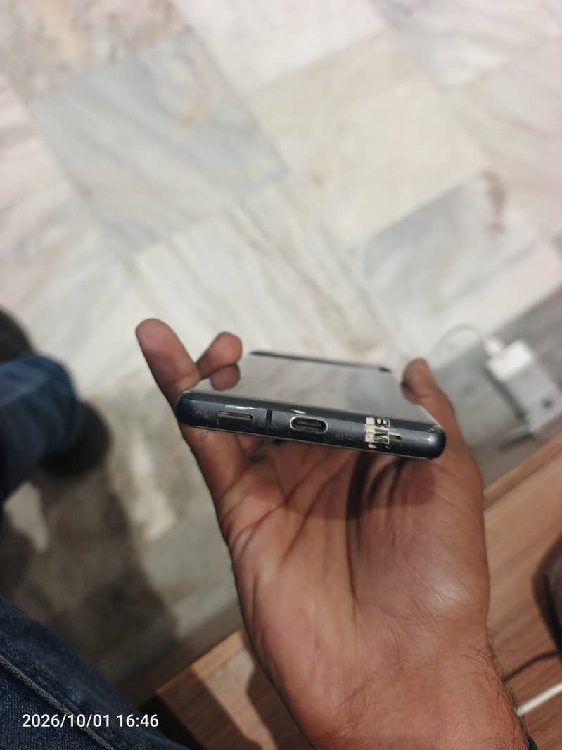 Google Pixel 7a 2