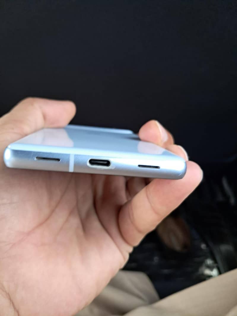 Google Pixel 7a 8/128 3