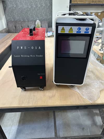 FWH30-DS10E-V4-T Intelligent Double Pendulum Handheld Laser Welding