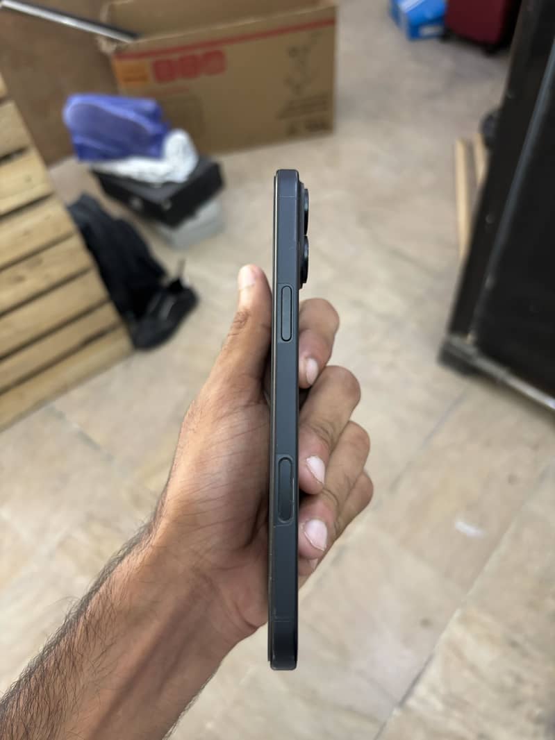 Apple iPhone 16 Plus 1