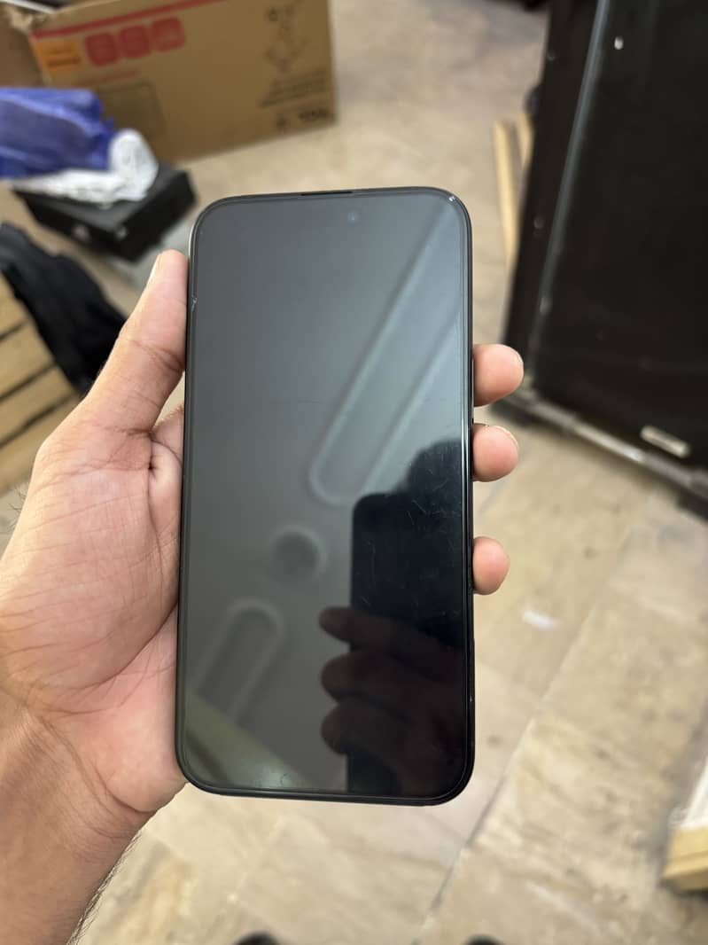 Apple iPhone 16 Plus 3