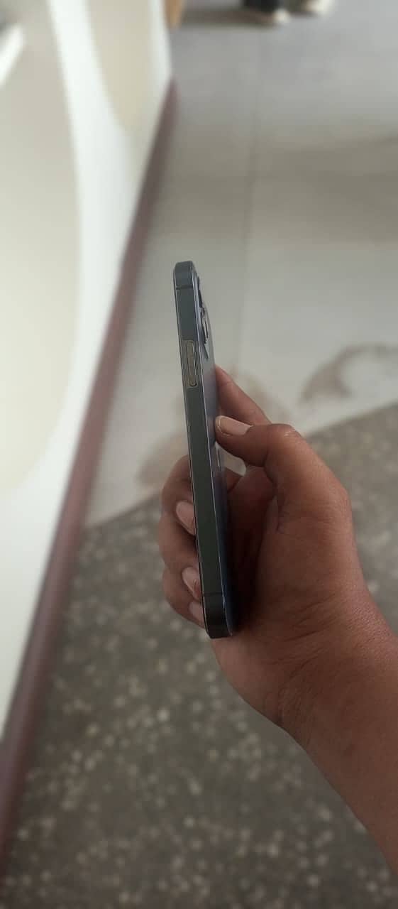 Apple iPhone 12 Pro 0