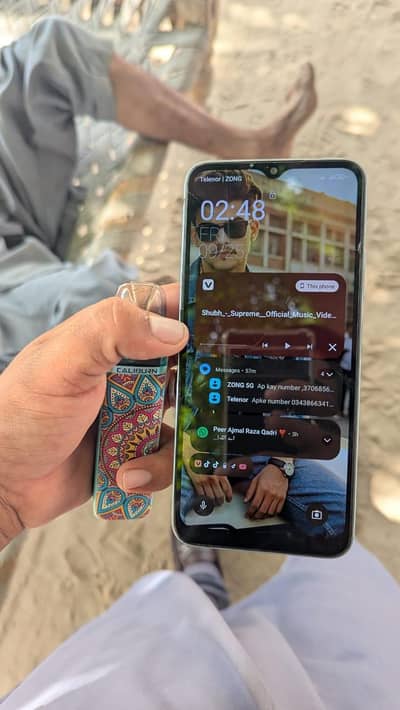 decode lite 3.4gb 64. gb all okay. camera Thode se kharab hai upar se