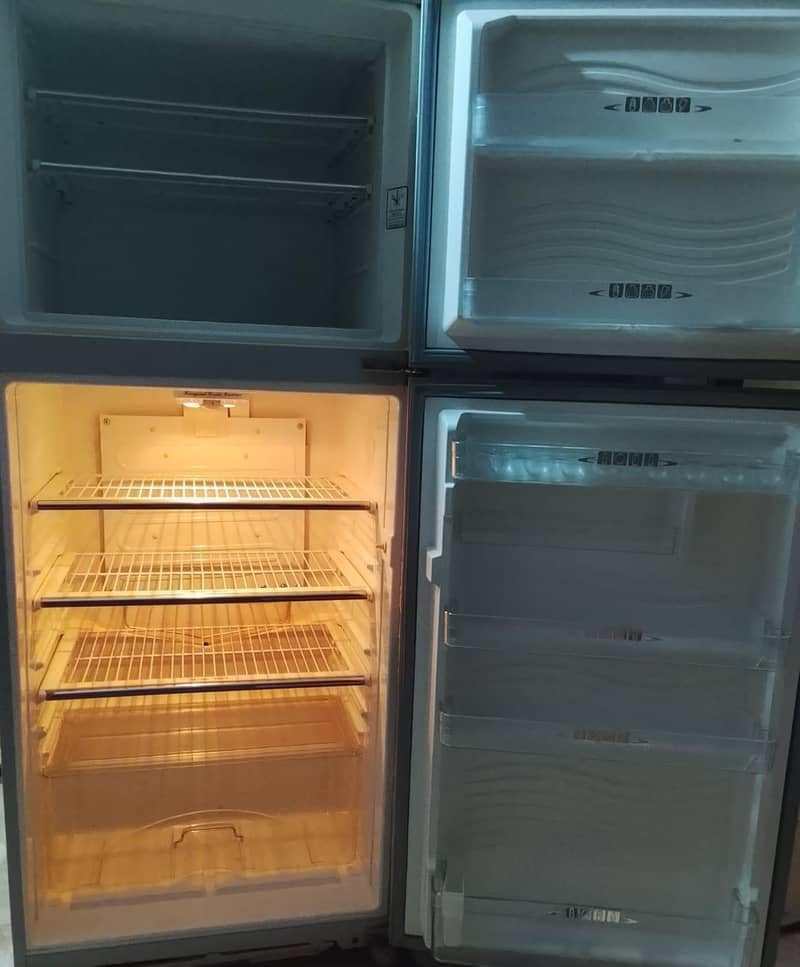 Dawlance refrigerator 1