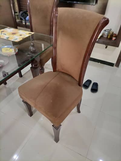 Selling a premium quality heavy glass dining table