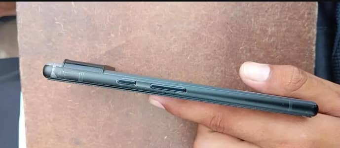 gogle pixcel 6 official pta approved 8/256 back side Thora SA break hy