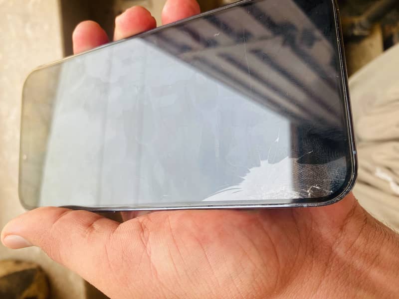 Apple iPhone 13 Pro Max 4