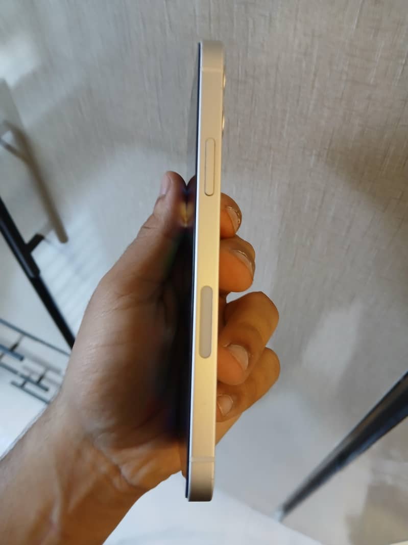 Apple iPhone 12 2