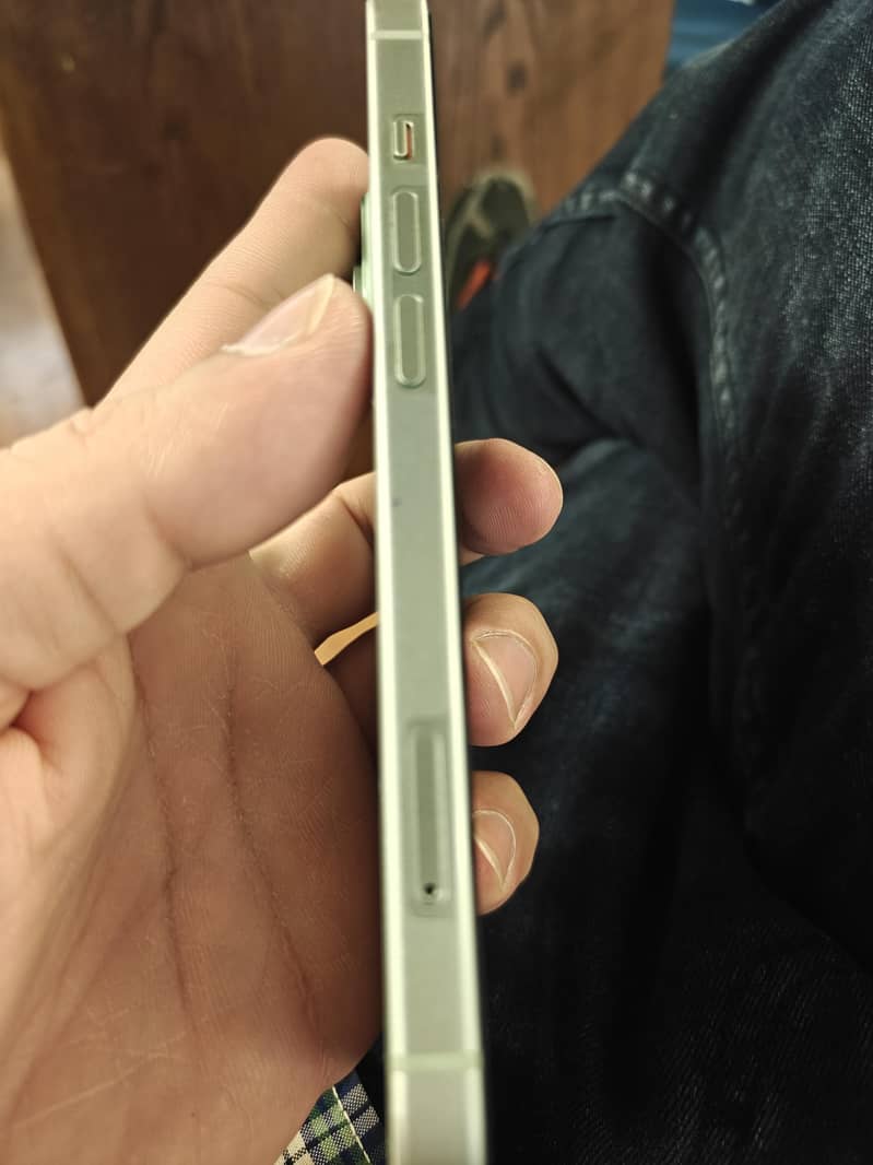 Apple iPhone 15 2