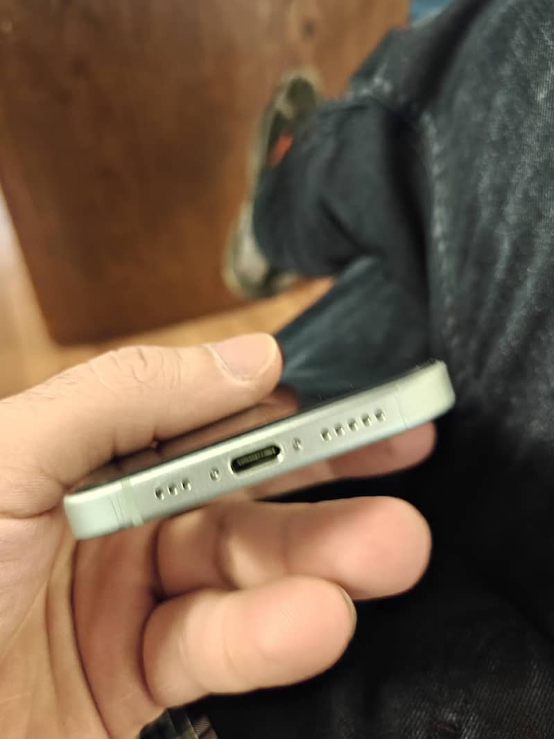 Apple iPhone 15 3