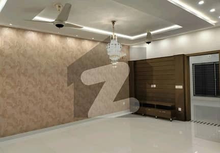 10 Marla House For Grabs In Bahria Town