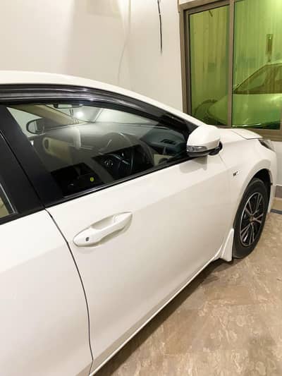 Toyota Corolla GLI 2018 total genuine