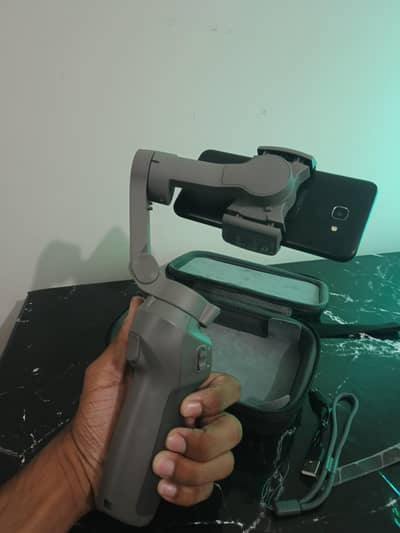 DJI Osmo Mobile 3 Smart Gimbal - Video Stabilizer