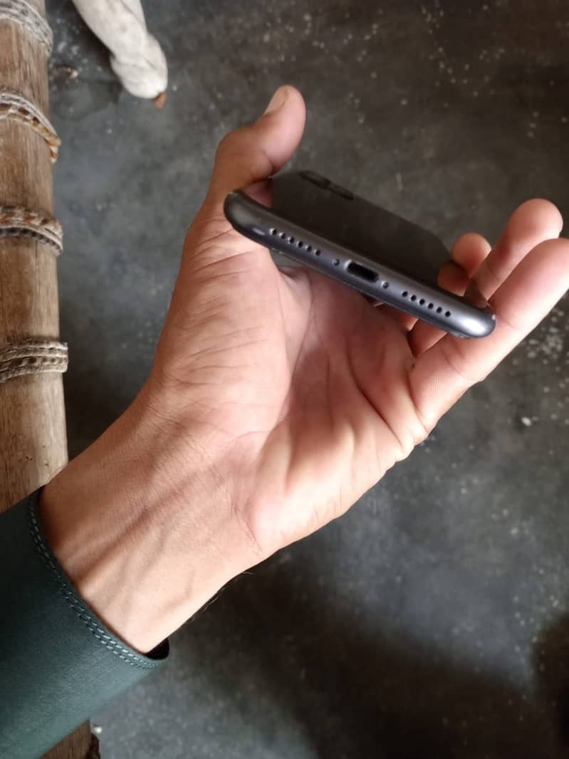 Apple iPhone 11 5