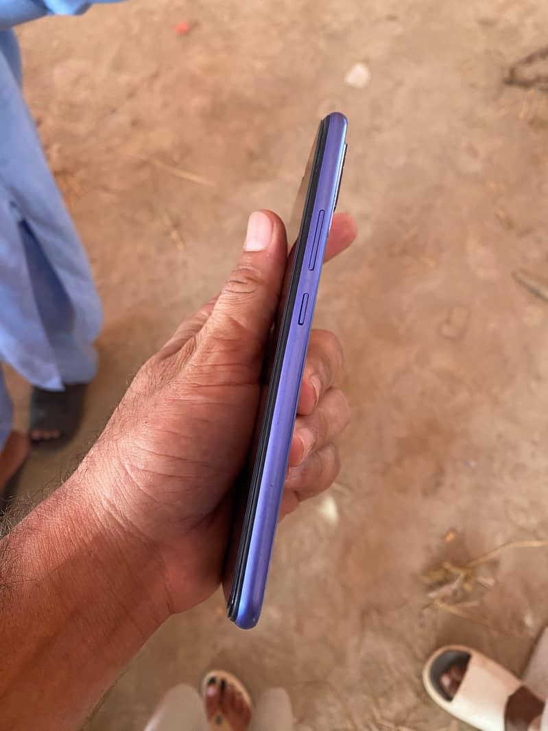 Vivo V21e 4