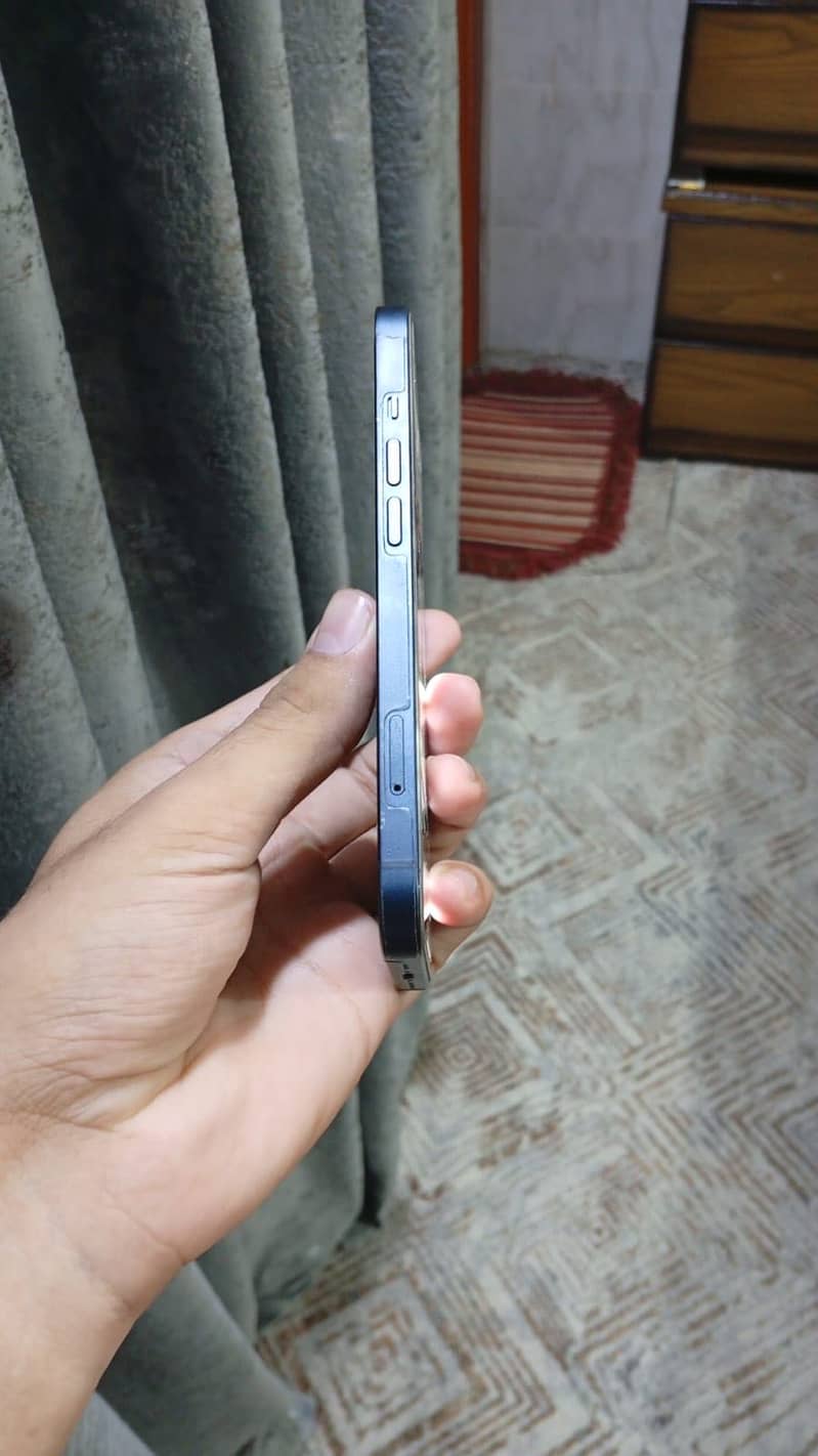 Apple iPhone 13 3