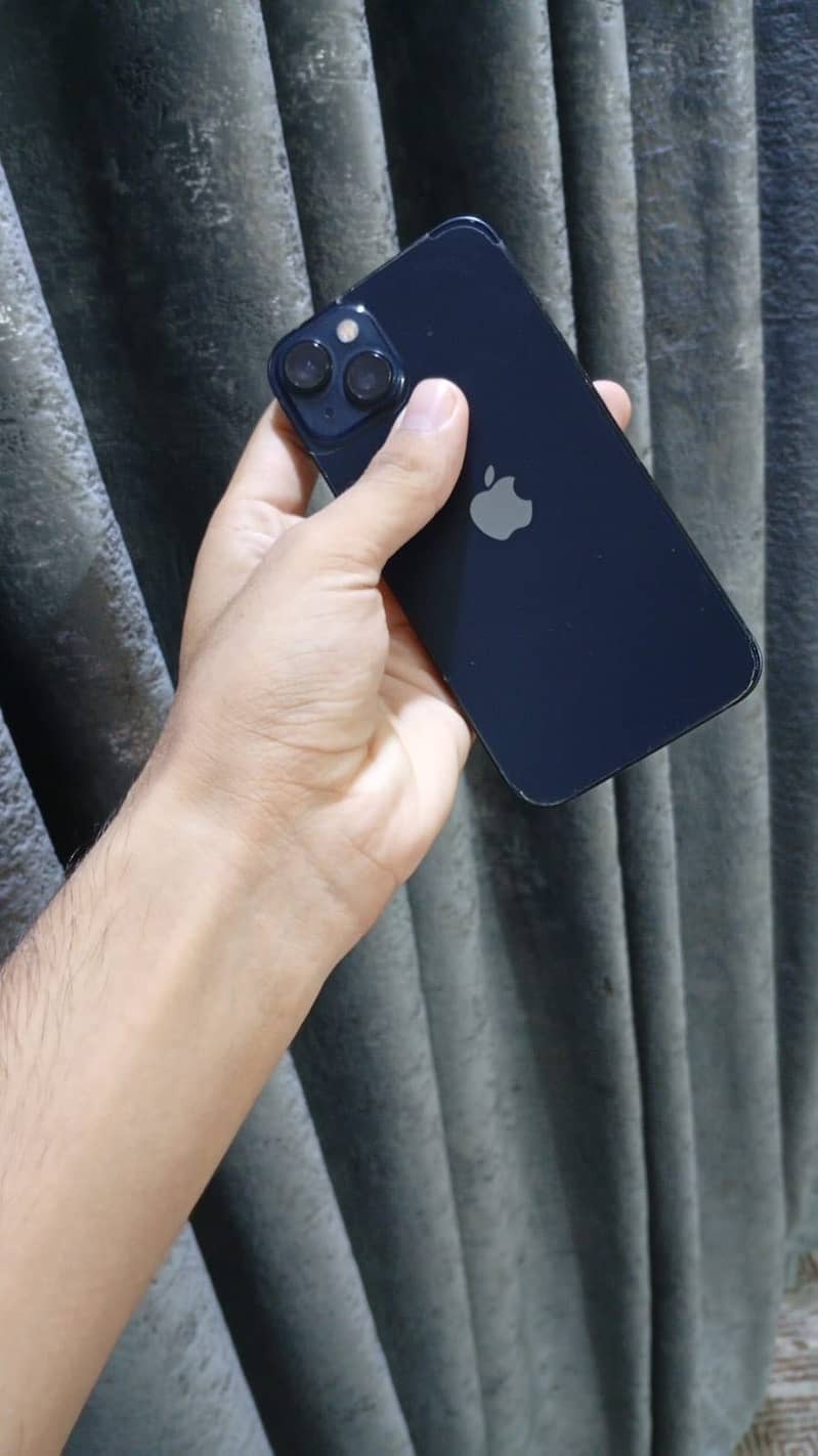 Apple iPhone 13 4