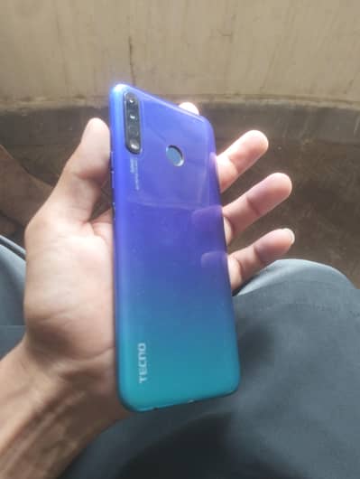 Tecno Spark 4