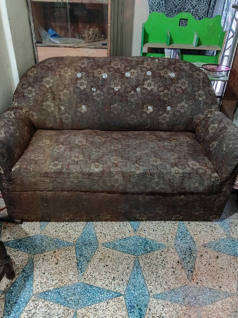 1 sofa 8/10 &2nd sofa 9/10 1