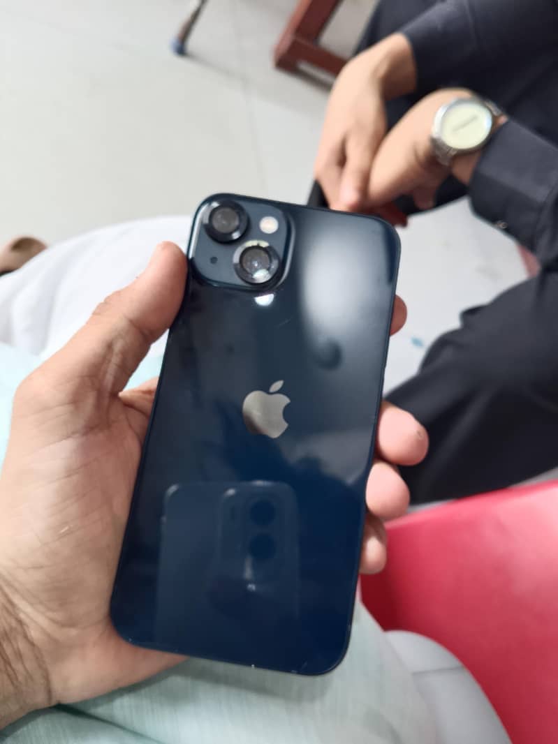 Apple iPhone 13 0