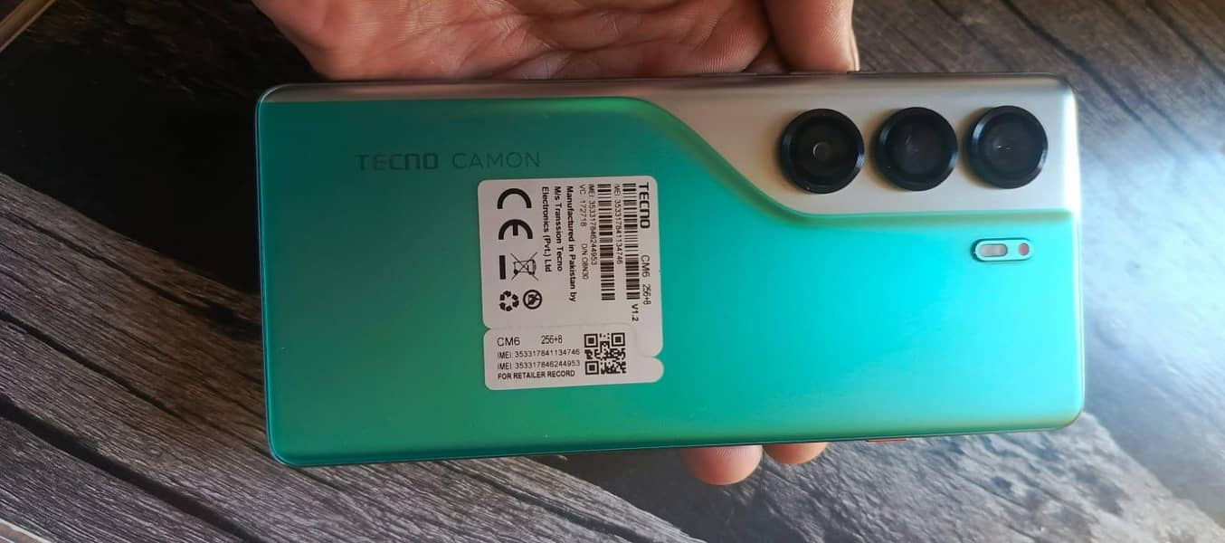 Tecno CAMON 40 Pro 1