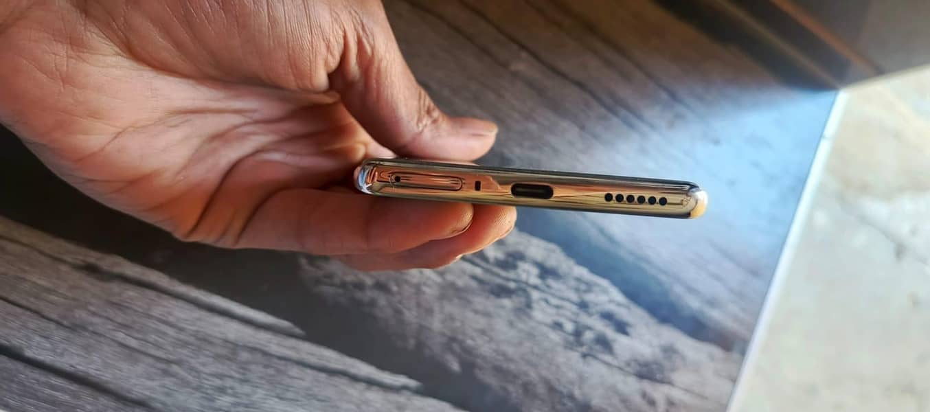 Tecno CAMON 40 Pro 4
