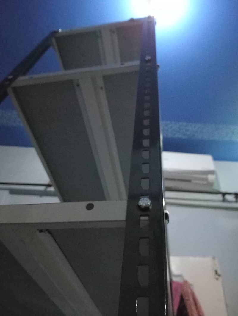 king size stands 1