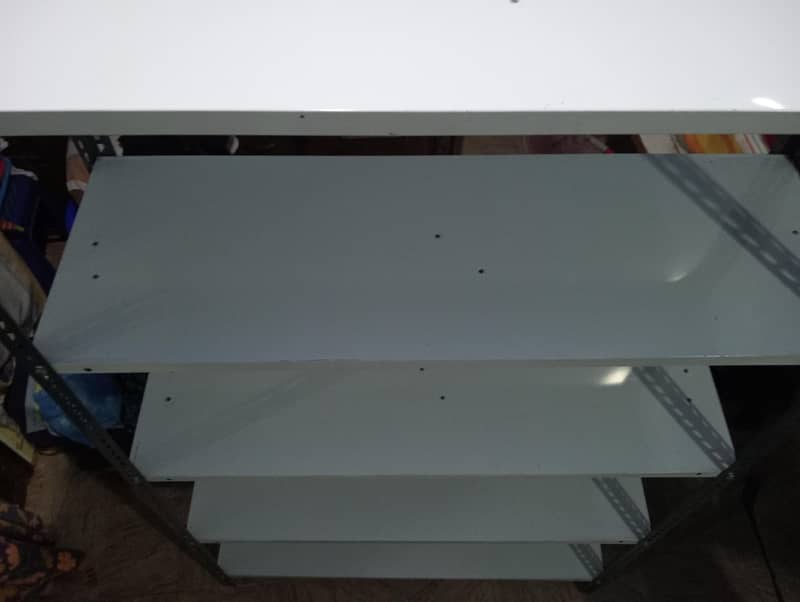 king size stands 3