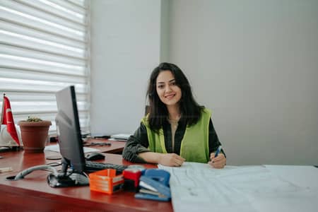 Video Editor Required  [Female only]    on site job