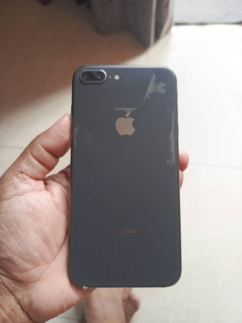 Apple iPhone 8 Plus 1