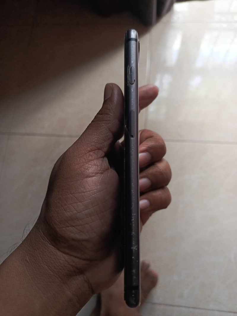 Apple iPhone 8 Plus 2