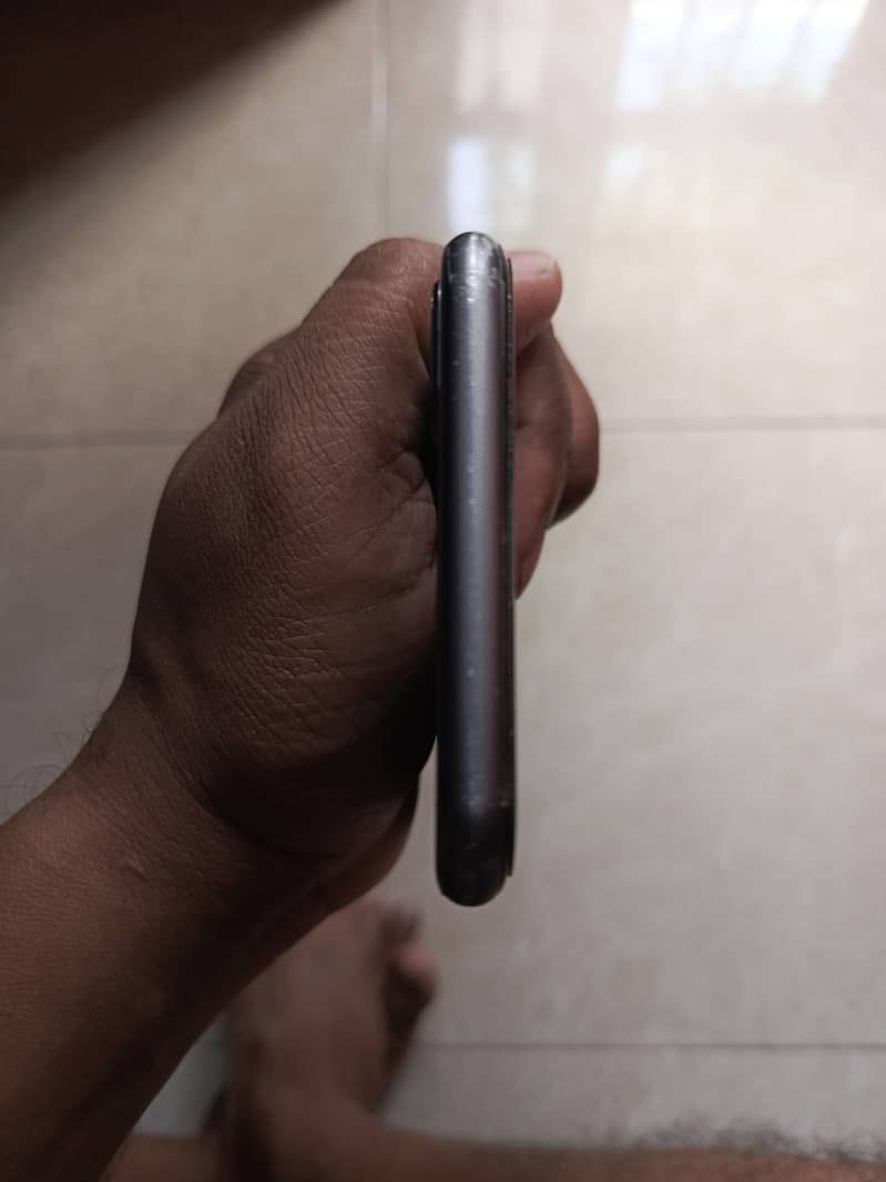 Apple iPhone 8 Plus 3