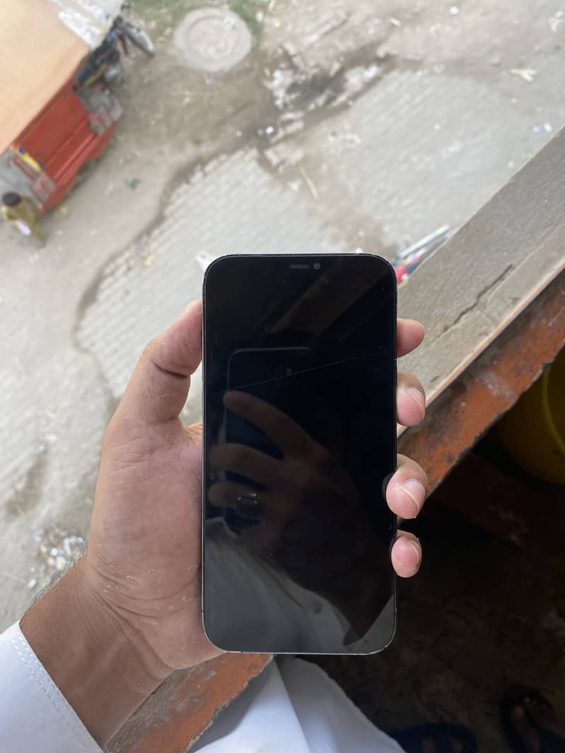 Apple iPhone 12 Pro Max 4
