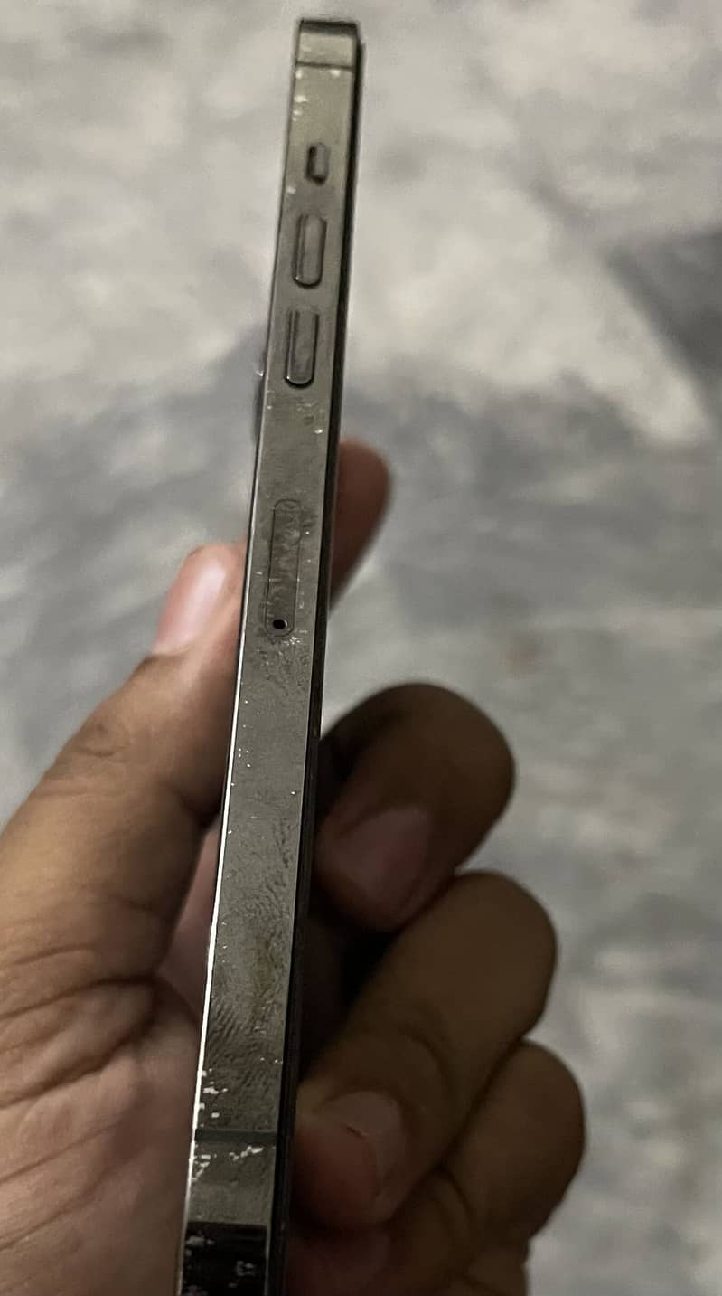 Apple iPhone 12 Pro Max 4